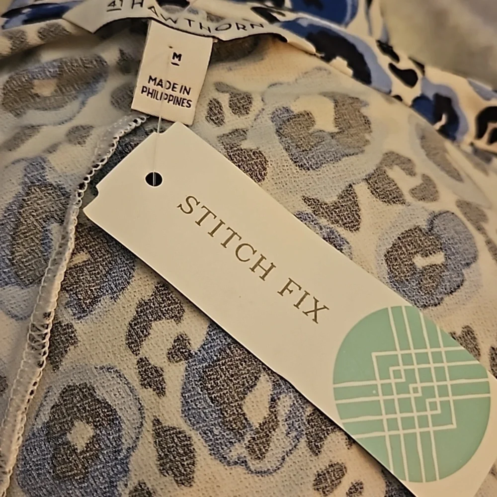 41 Hawthorn Aliska Sleeveless Front Wrap Surplice V-Neck Blouse - Picture 9 of 10